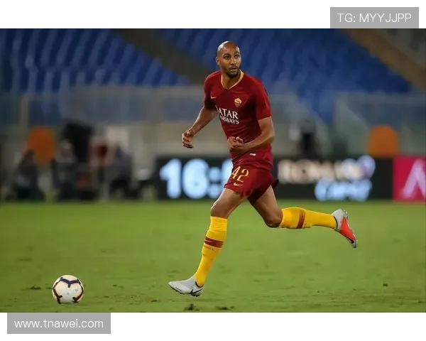 内维斯与布斯克茨:传统组织后腰的风格差异解析 内维斯与布斯克茨:传统组织后腰的风格差异解析